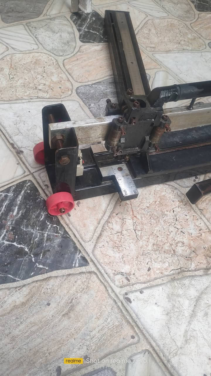 قاطعة للبيع طول متر نضيفه جهازه سعرها 80 وبيها مجال ***********
