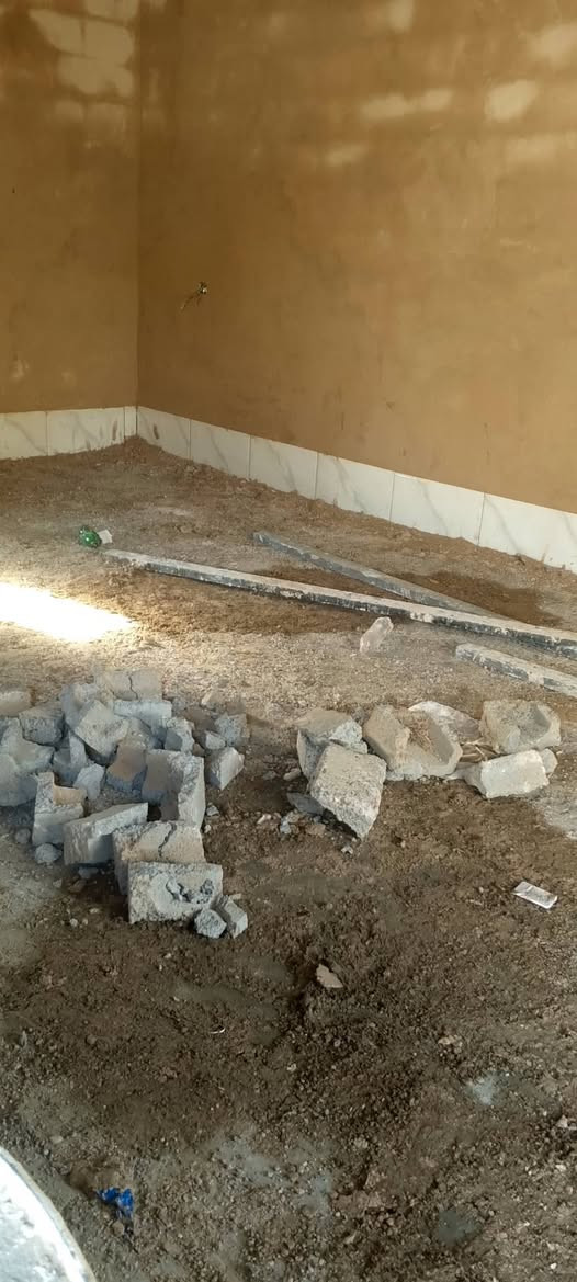 يوجد كادر لبخ جص وأسمنت
وتزفيت السطوح وتفليش البيوت وتصعيد مواد بأسعار مناسبه وبناء خزانات ‏‪***********‬‏
