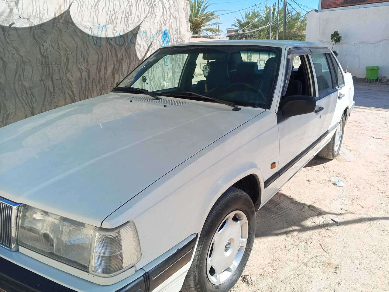 سياره فولفو 940 موديل 92 مكفول صبغ بلادي تبريد تخم تاير حدادي جديد محرك عادي غرفه جديد كهربائي كل شغال رقم نجف بسمي مكان نجف ***********
