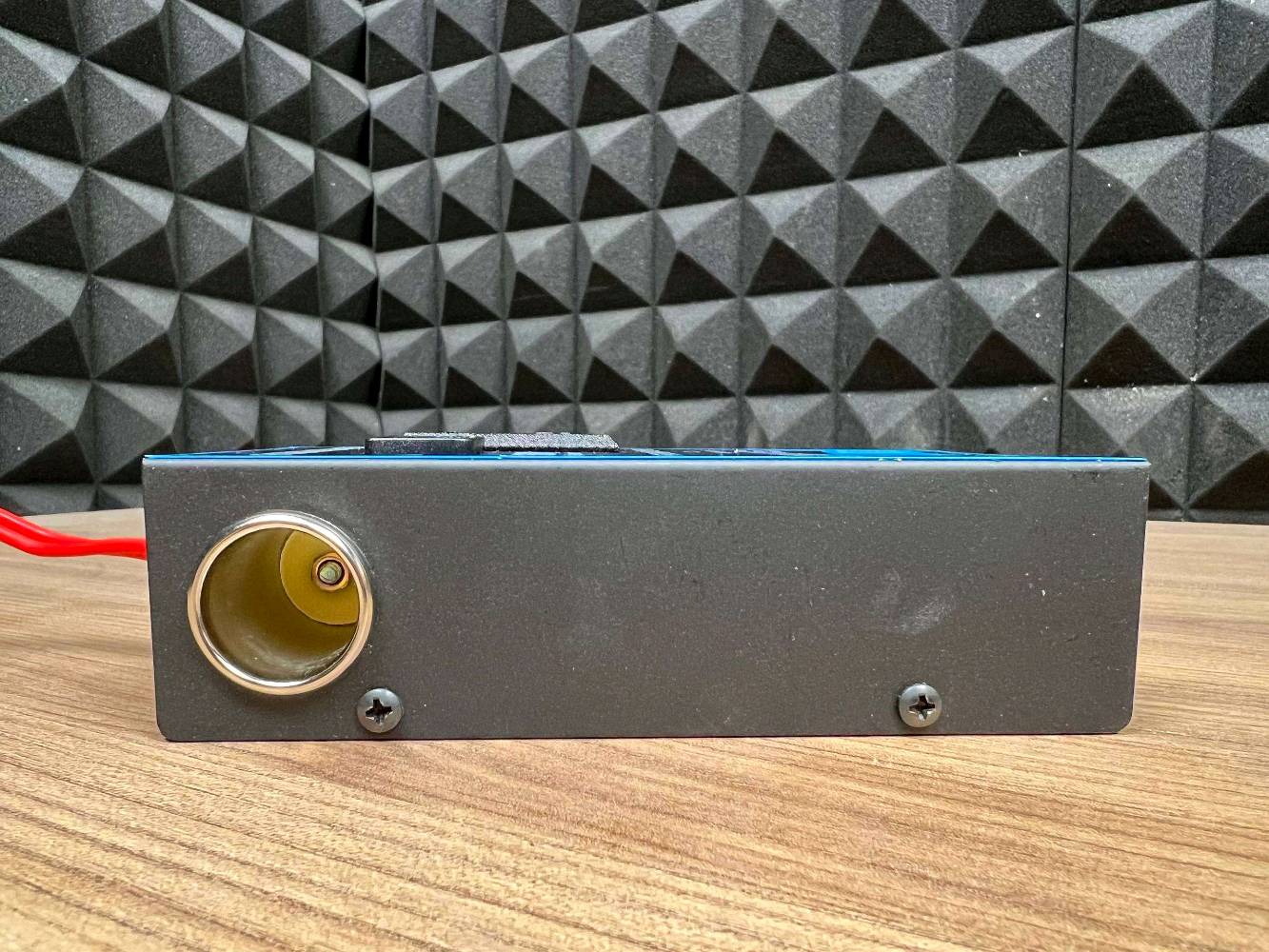 محول سيارة • ١٥٠٠ واط • ٤ منافذ USB
