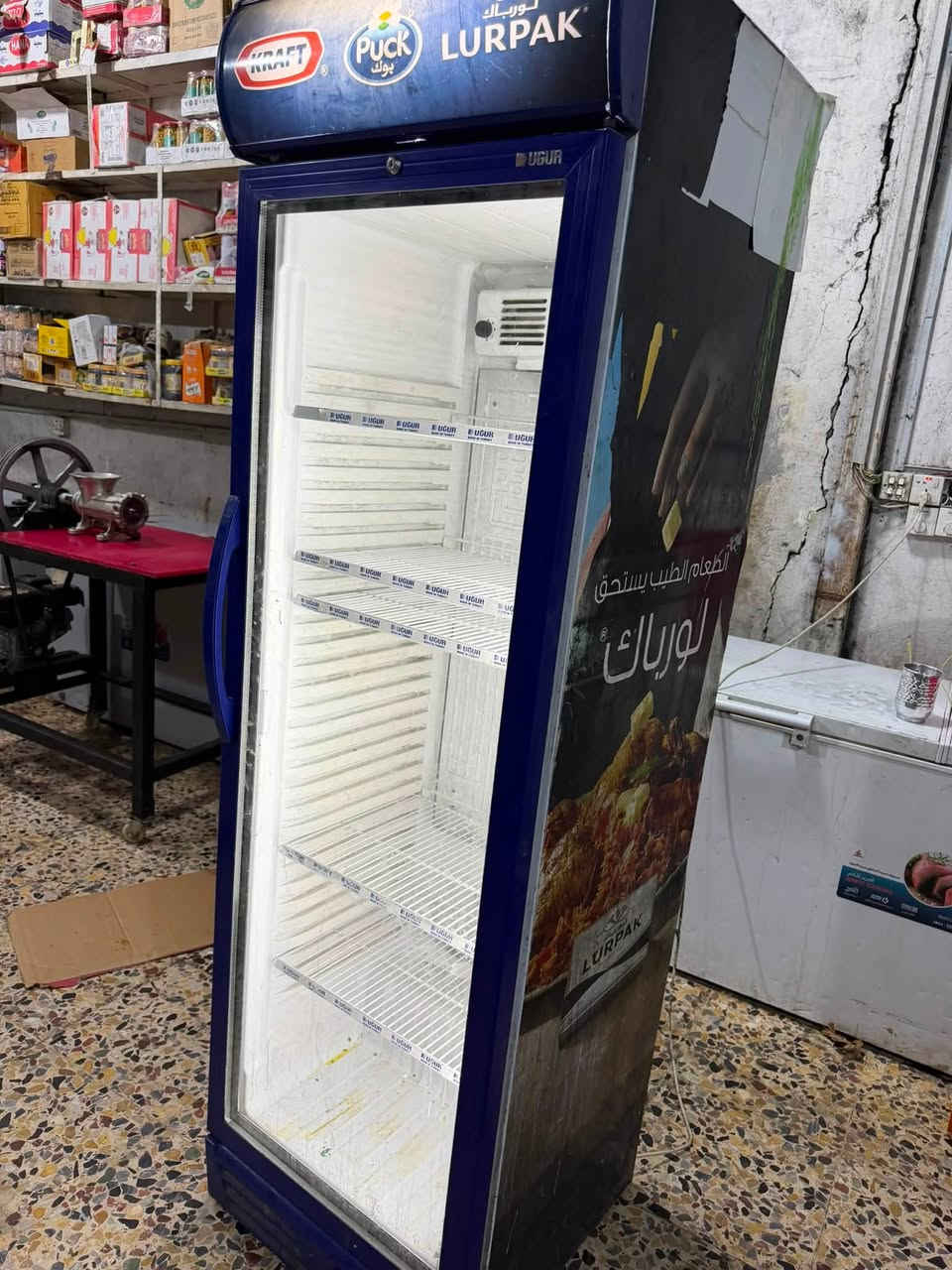 السلام عليكم عارضه ايكور تركي للبيع جديده استخدام قليل بغداد حي النصر سعرهه 250 قفل للاتصال ***********
