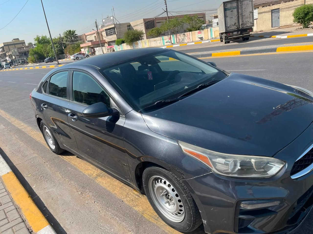 سلام عليكم فورتي ١٩ للبيع ضربه جنطه وهنا طخات رقم سنويه جدد السعر ١١٠ مكانه بغداد السيديه ***********
