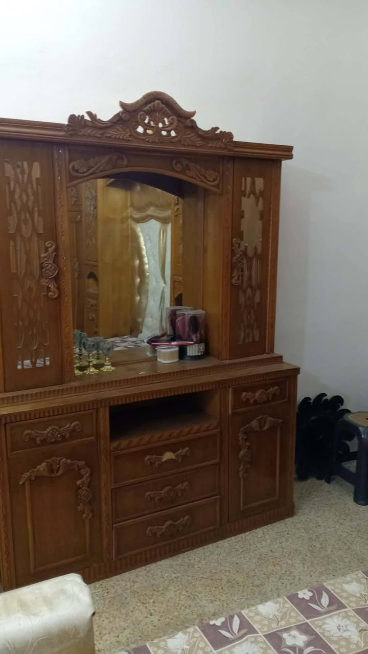 غرفه للبيع السعر 800 المكان الموصل الايمن ***********
