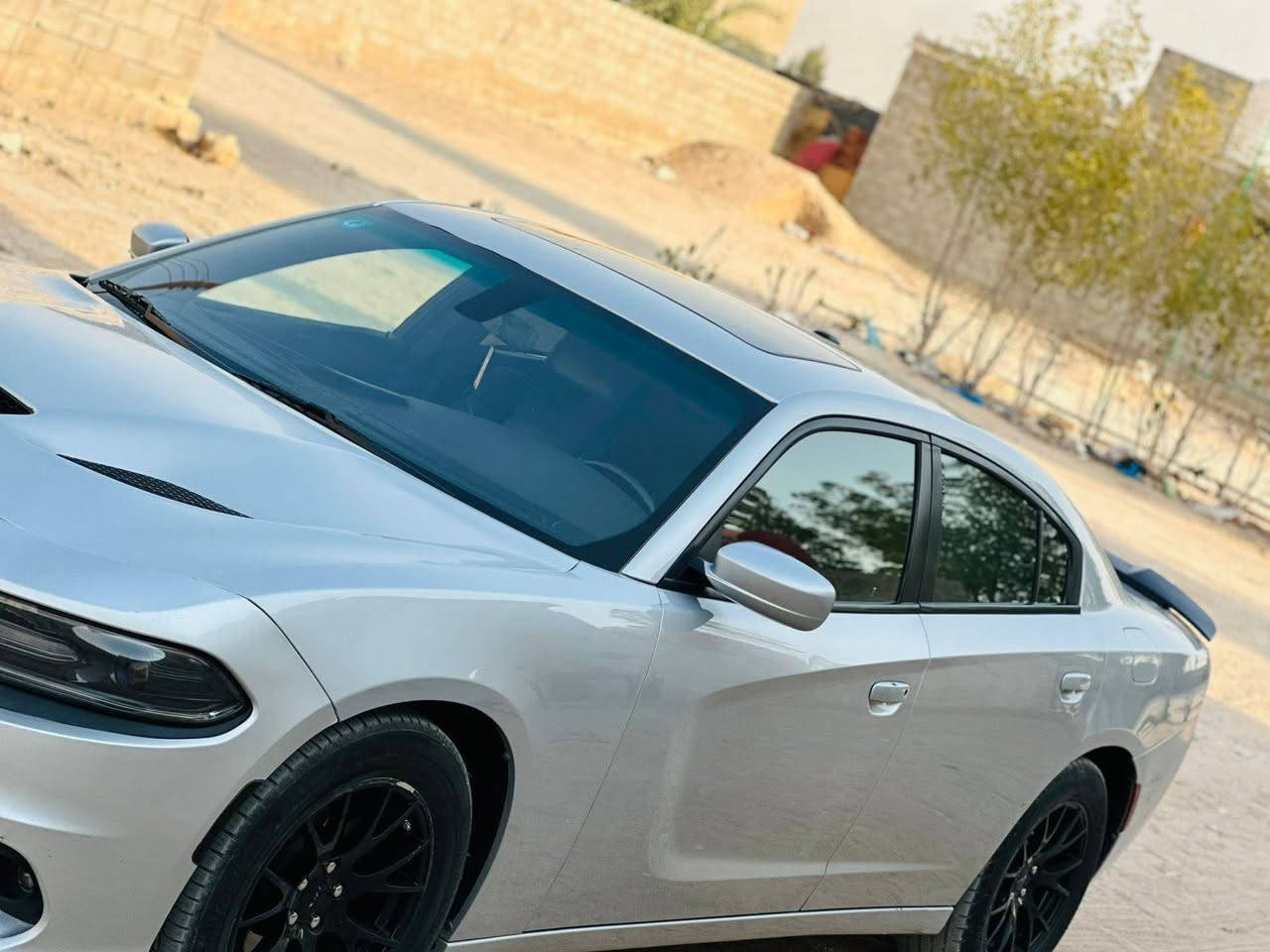 السلام عليكم 
جارجر مديل 2020 بسمي ماشيه 68 جاهزه بيها جاملق بارد وبنيد مبدل وبيها  كلير فحص موجود عندي محرك 3600 تخم تأير حداده تبريد سياره جاهزه مابيها نقص  عنوان يصره
السعر 197
***********

