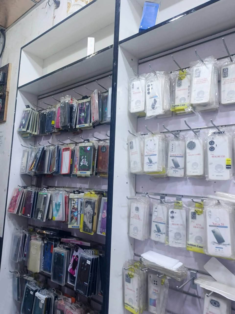 السلام عليك محل اللبيع محل موبايلات سعر الايجار 350محل عليه رجل كلش حلوه بس ابو المحل ما متفرغ المحل ‭

‭***********‬هاذه رقم ابو المحل العنوان القبله بحي الجامعه مقابيل لحوم ابو سجاد
