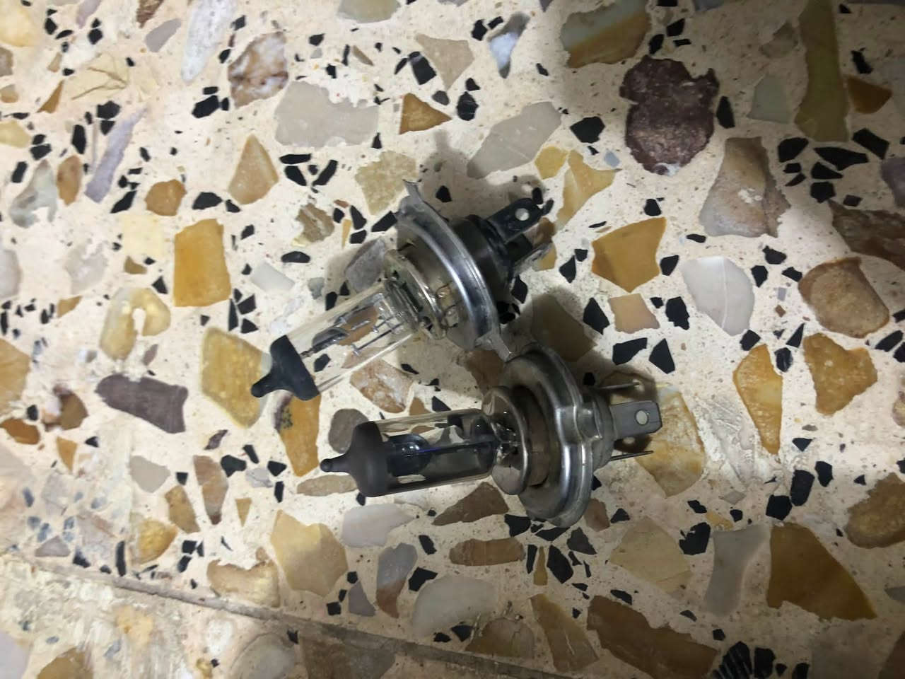 سلام عليكم للبيع بلاديات بغداد شعب سعرهن 25بيهن مجال قليل رقم***********
