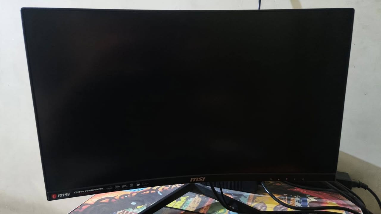 السلام عليكم PC Gaming معروضة ب 1.000.000 دينار
المواصفات
I5 12400
Ram 16 ddr4
RTX 2060 6GB Rog setrix
مذربورد B660 
PSU 700W
تخزين SSD M. 2 512
الملحقات 
ماوس وكيبورد من اتاك شارك
وسماعة 
و UPS offline 1500 فقط يحتاج تبديل
 بطارية
وشاشة 144 هرتز من msi

نص مكتوب في الصور:
- المعالج 12th Gen Intel(R) Core(TM) i5-12400 2.50 GHz ذاكرة RAM المثبتة ١٦,٠ غيغابايت السرعة: ٣١٣٣ MT/s بطاقة الرسومات 6 GB NVIDIA GeForce RTX 2060 مساحة التخزين 477 GB تم استخدام ٤٦٥ GB من ٤٧٧ GB DESKTOP-TVFB2QL System Product Name إعادة تسمية هذا الكمبيوتر نسخ مواصفات الجهاز اسم الجهاز DESKTOP-TVFB2QL المعالج 12th Gen Intel(R) Core(TM) i5-12400 (2.50 GHz) ذاكرة RAM المثبتة ١٦,٠ غيغابايت (١٥,٧ غيغابايت مستخدم) معرف الجهاز FB51E401-8620-4BBD-A2E7-DE66FAA0A70F معرف المنتج 00330-80000-00000-AA042 نوع النظام نظام تشغيل بإصدار ٦٤ بت، ومعالج يستند إلى x64 القلم واللمس لا يتوفر إدخال باللمس أو بالقلم لجهاز العرض هذا ارتباطات ذات صلة المجال أو قاعدة المعارف حماية النظام إعدادات النظام المتقدمة مواصفات Windows الإصدار Windows 11 Pro الإصدار 25H2 تم التثبيت في ٢٠٢٦/٠٣/١٣ إصدار نظام التشغيل ٢٦٣٠٠,٩٤٥٧ حزمة الميزات حزمة تجربة مزايا Windows 1000.26100.360.0 اتفاقية خدمات Microsoft شروط ترخيص برامج Microsoft