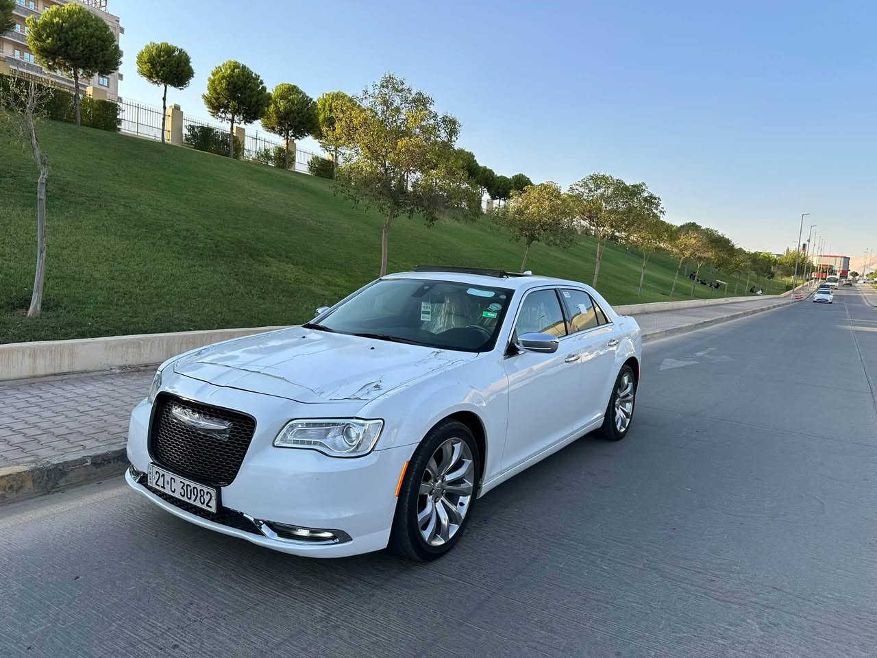 السلام عليكم للبيع اوباما  2015
300c 
رقم شمالي بسمي هزه وفحص جديده 

بيها صبغ الجاملغ والبنيد بدون دواخل بدون ارباك 

سعرها 184 وبيها مجال 

رقم الهاتف ***********

مواصفات فول 1/1 

داخل اصفر

بنراما سقف

برده خلفيه 

كشنات جلد + كهرباء 

كشنات حار بارد 

كشنات خلفيه هيتر 

رادارات جوانب 

تحديد مسار 

مثبت سرعه

شاشه جبيره + كاربلاي 

تشغيل عن بعد 

زراك لايت 

اشاير مري

حساسات امامي خلفي

مكان سليمانية
