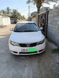 ٢٠١١ رقم دولي صبغ قطعة واحدة  والباقي كله تمام السعر ٩٠ بي مجال ٠٧٨٢٧٥...