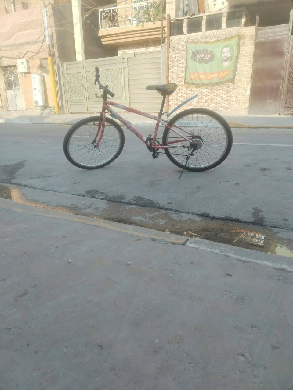 سلام عليكم بايسكل للبيع ياباني ب٤٥ مكاني غزاليه الشراي يتصل علا الرقم او خاص موجود ***********
