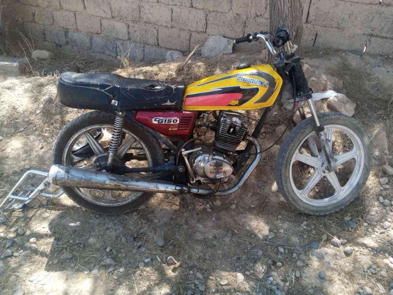 سلام عليكم 
ماطور لبيع خمسه كير بدون سلف 
عايزه صفاحيه ودوسه مال الرجل 
نشاط فول سيبايته موجوده السعر 
140 وبي مجال 
***********
