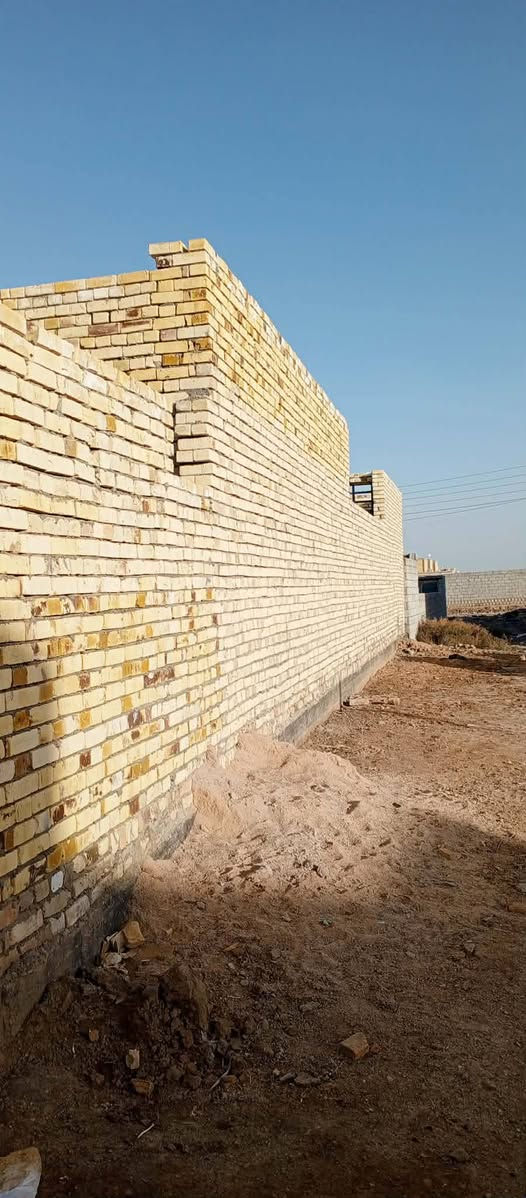 سلام عليكم بيت هيكل زراعي للبيع مساحه 200م
موقع كاع حامي ال شمال 
يتكون من.. 
غرفه نوم 2
صحيات 
مطبخ
صاله
استقبال 
سعر خاص
***********
