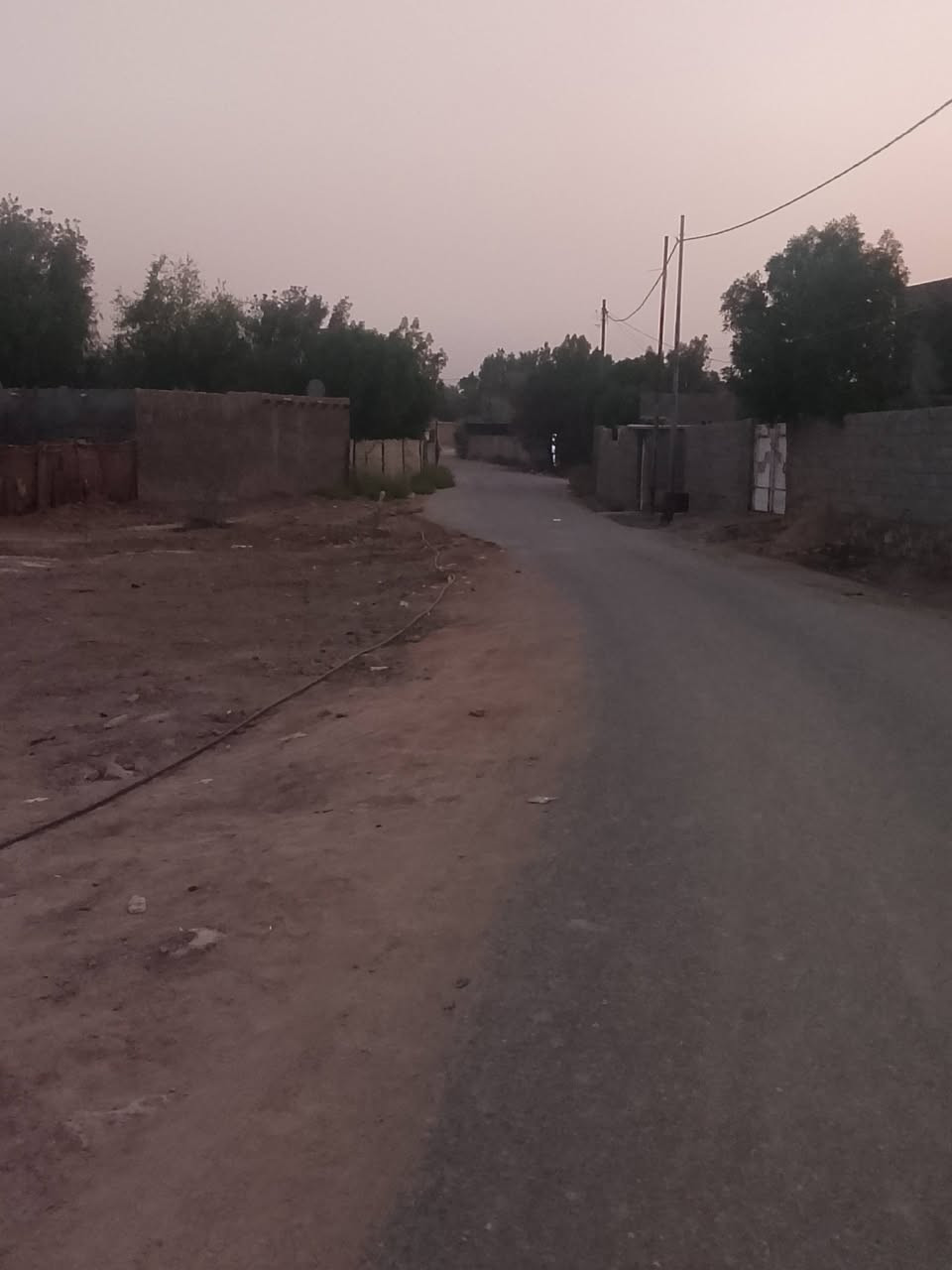 السلام عليكم عندي قطعة أرض للبيع مساحته 515 سند 25 طابو زراعي قرب سيطرت الآثار قريت الرافدين قريبه عل مدرسة وكهربا وماي بصفها وتبليط ***********
