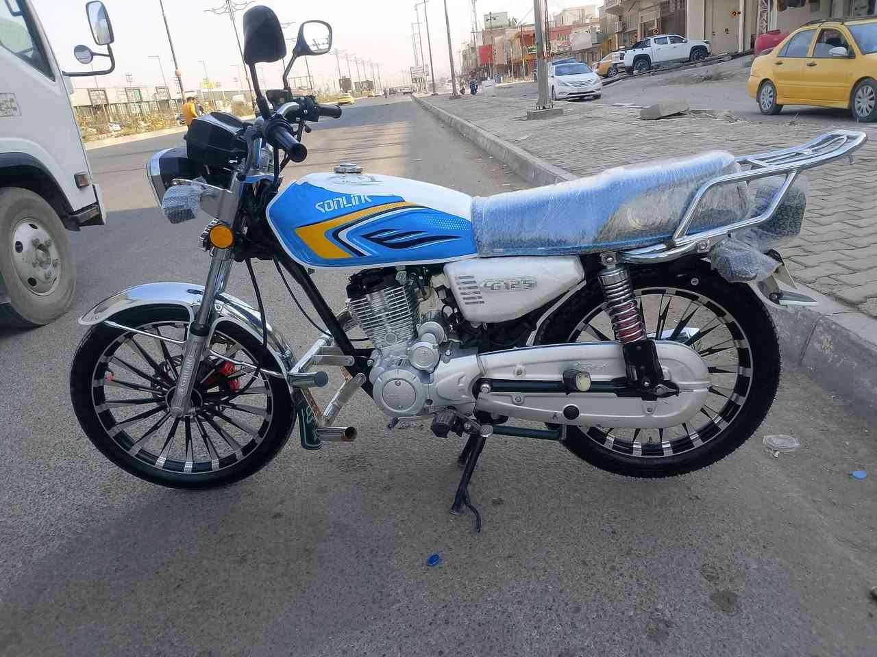 السلام عليكم 👋🏻🩵 لحلال للبيع 
🔥  موطور سولنك 2025 🔥شرط زيرو قبل شهر نزلت 
✅ الموطور نظيف جدًا بنسبة 95% ✅ المحرك 200cc شرط، ما مفتوح أبدًا ✅ تبديل دهن منتظم كل أسبوعين ✅ منفيس موجود ✨.
🔧 فقط يحتاج اشارة ، والباقي كله شرط وجاهز 👌🏻
📍 الموقع: بعقوبه حي لمعلمين قرب لمجسر 
💰 السعر المطلوب:750 ، وبـيه مجال  للشراي 🩵✨
📩 الخاص مفتوح للاستفسار،
تريد تخابرني هم يرهم: 📞 ***********
