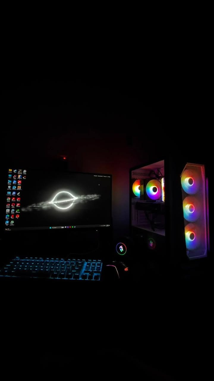 السلام عليكم 

CPU:  Core i5 12400F 
MB: ASUS PRIME H610M-K D4
GPU: ASUS RTX 4060 DUAL 8GB
RAM: DDR4 Corsair Vengeance PRO RGB 16GB (8x2) 3600 White
Storage 1: NVMe LEXAR 256GB
Storage 2: SSD Hikvision 1TB SATA3
PSU: Gamdias Kratos 750W RGB Bronze
cooler: Huntkey 
OS: Windows 11 Pro Sticker (Original Key)
Monitor: MSI 24 180Hz FHD IPS 1ms
Keyboard: Redragon K552 KUMARA 80%
Mouse: Havit MS1028 7200DPI RGB
Headset: REDRAGON H260 RGB Wired  Black
السعر مليون و600 الف وبيهة مجال مكاني بغداد الدورة *********** موجود واتساب
