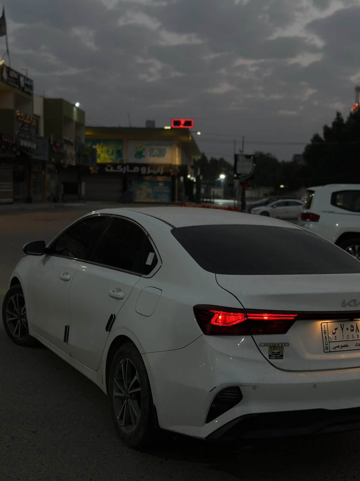 كيا سيراتو موديل 2022 خليجي
سياره نظيفه جدا جاهزه مابيه اي نقص
مكينه 1600 دوش فتحه شاشه كامره حساس

صار بيها طخه بالباب الخلفي عندي صورته
بدلته شركة نفس اللون بلادي
فقط هاي الباقي مكفول سونار موجود
مكاني بغداد زيونه 
السعر 145 ورقه للاتصال ***********
