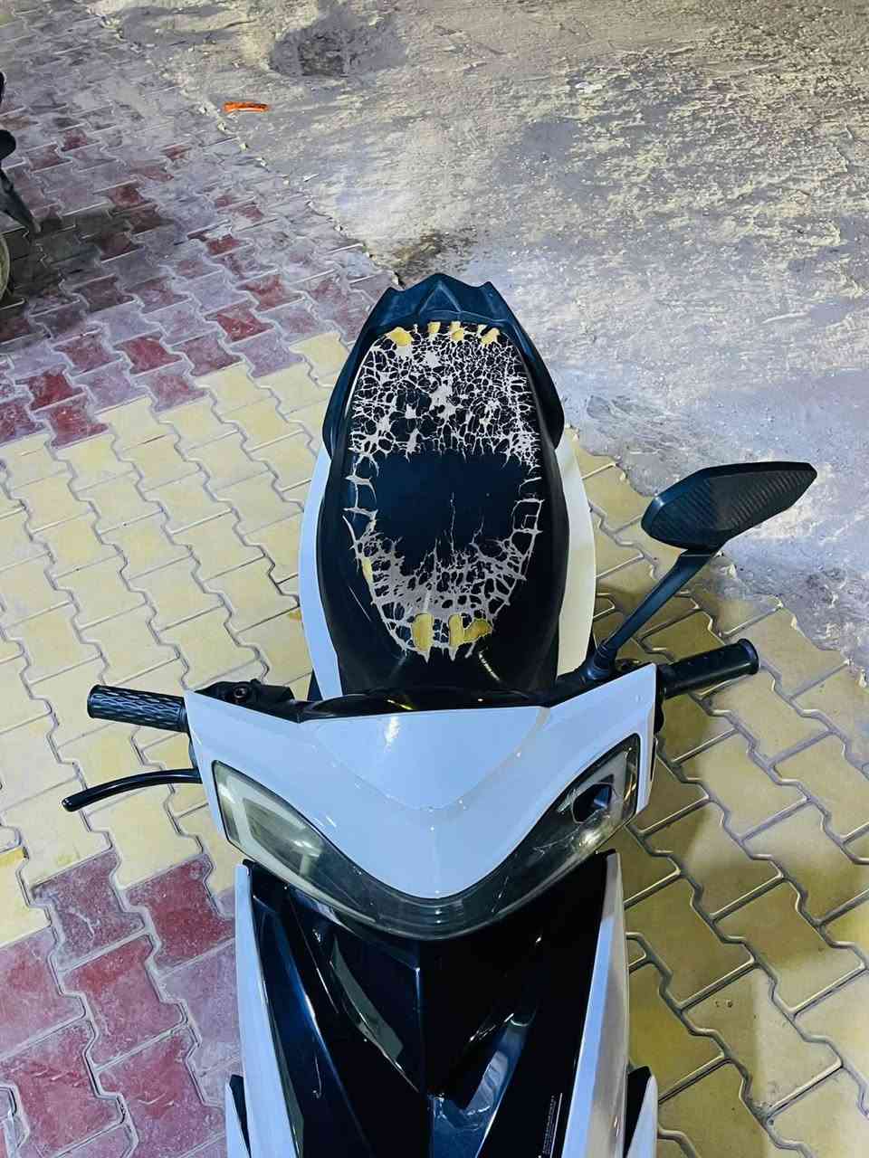 سلام عليكم دراجه شحن للبيع ب700 وبيه مجال 
واتساب ***********
