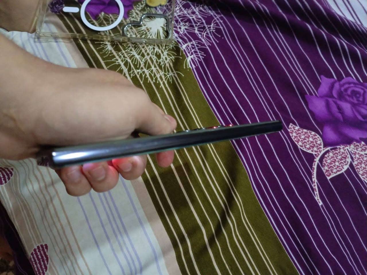 � للبيع Samsung Galaxy S23 Ultra 🔥
📱 النسخة: شرق أوسط / 
💾 الذاكرة: 256GB
💎 الجهاز نظيف وحالته ممتازة
🖥️ الشاشة مبدلة، أصلية وتشتغل بصورة طبيعية
📸 كاميرات وتصوير ممتاز
⚡ أداء سريع وماكو أي مشاكل بالجهاز
🔐 البصمة وجميع الوظائف شغالة
📦 جاهز للفحص والتجربة

💰 السعر: 550 وبي مجال للشراي 
*********** واتساب 
مكاني بابل حلة مركز
مامتواجد خاص اتصل او راسلني واتساب
