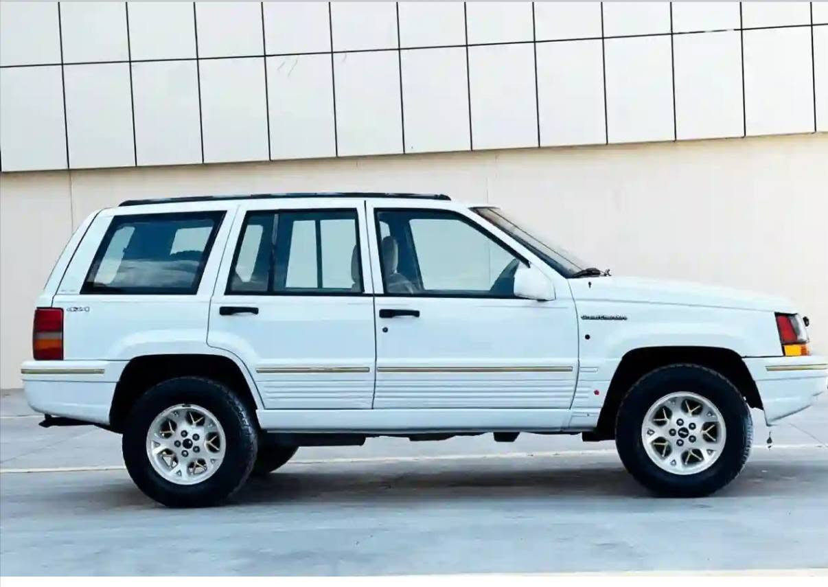 سلام عليكم سياره جيب شيروكي  موديل 1995 محرك 6 وكير الأصلي تبريد شغال سياره بلاديه العنوان الموصل الايمن 
***********
*********** الستفسار على الرقم
السعر 50
