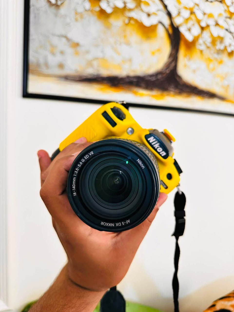 للبيع – كاميرا Nikon D7000
كاميرا نيكون D7000 بحالة ممتازة جدًا واستعمال نظيف.

🔹 مع عدسة رياضية 70-300mm

🔹 كريب بطارية 2(Battery Grip)

🔹 شاحن

🔹 جنطة خاصة بالكاميرا

السعر : 450الف وبيه مجال 

📍 العنوان: السماوة

📞 للاستفسار 
***********

ملاحظة: الكاميرا نظيفة وجاهزة للاستخدام مناسبة للتصوير الاحترافي والهواة. 📷

