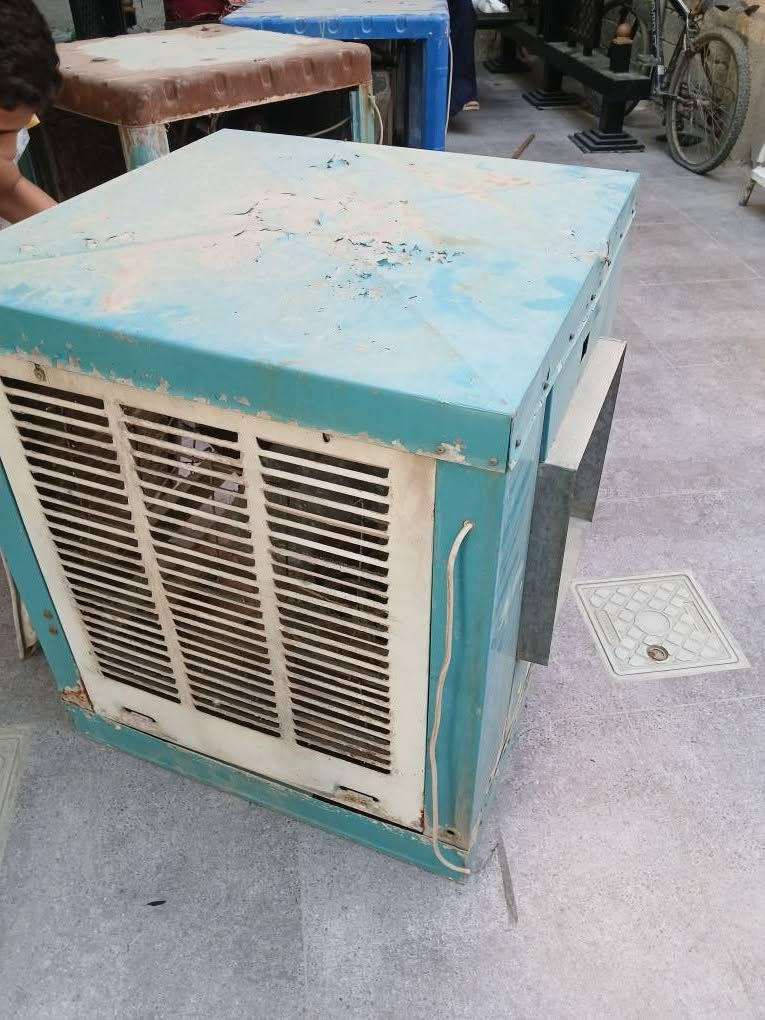 السلام عليكم اغراض بيت للبيع 
السعر150 ألف وبيها مجال  
التواصل ***********
الموقع حي الشيماء الاولى قرب اسواق الخظراء موصل, نينوى
