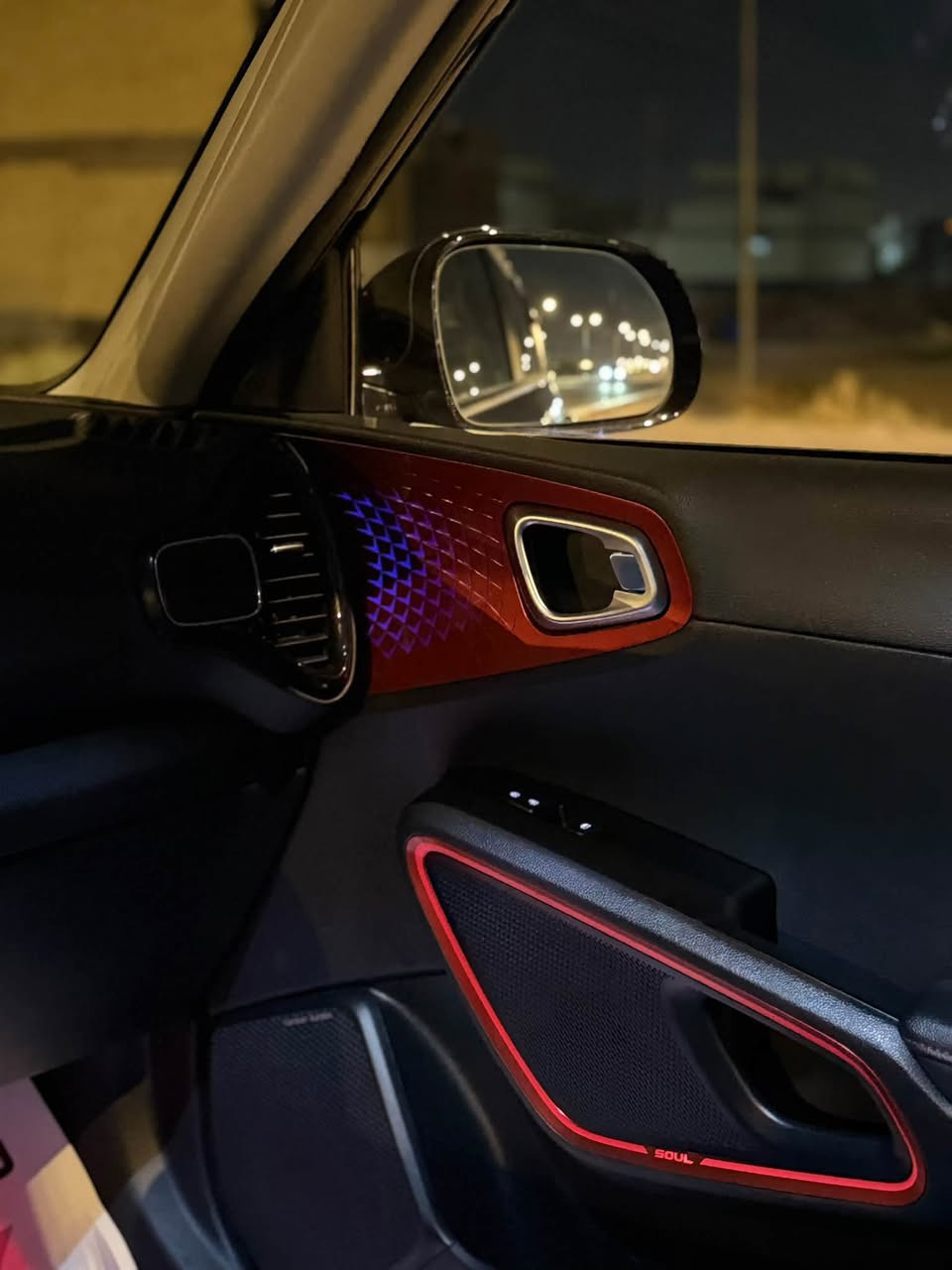 للبيع كيا صول جيتي لاين 2025   SOUL GT LINE
السلام عليكم 

كيا صول فول مواصفات 1/1 اعلى فئه بالصول المرغوبه 

محرك 2000 دوش 

رقم كربلاء الدولي باسمي تحويل ثاني يوم 

وارد امريكي 

حادثه دعاميه وبارد في جاملغ وصور الحادث مرفقه بالمنشور

مكان سياره كربلاء المقدسة حي التعاون 

المواصفات 

 

🟡 فتحه 

🟡بصمه عدد 2 

🟡رادار امامي 

🟡رادار جانبي 

🟡رادار خلفي 

🟡تدفئة كشنات 

🟡وضعيات قياده سبورت وايكو ونورمل 

* صدامات GT-Line رياضية

* شبك أمامي Gloss Black

* مرايات خارجية Gloss Black

* إشارات بالمرايات

* فتحة سقف كهربائية

* شعار GT-Line

* شاشة 10.25 إنچ

                                          Apple CarPlay وAndroid Auto 

* شحن لاسلكي للموبايل

* تشغيل بصمة/زر مع Smart Key

* تحكم أوتوماتيك Dual Zone

* دركسون جلد

* مقاعد خلفية قابلة للطي 60/40

* 6 سماعات

* فتحة سقف كهربائية

السعر اتصل وبيك خير وتدلل ***********
