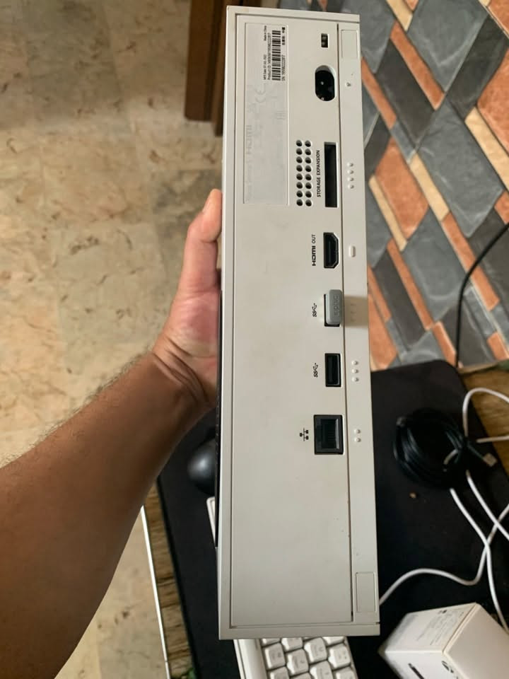السلام عليكم 
Xbox s 
ذاكرة 512 جهاز لوك ستيكر نظيف 
مع بطارية للجوستك ليثيوم
مع كيبورد ميكانيكي حجم 60
مع ماوس اصلي سريع الاستجابة 
مع ماوس باد حجم متر
السعر 450 قفل
بغداد مدينة الصدر ***********
لايوجد توصيل
