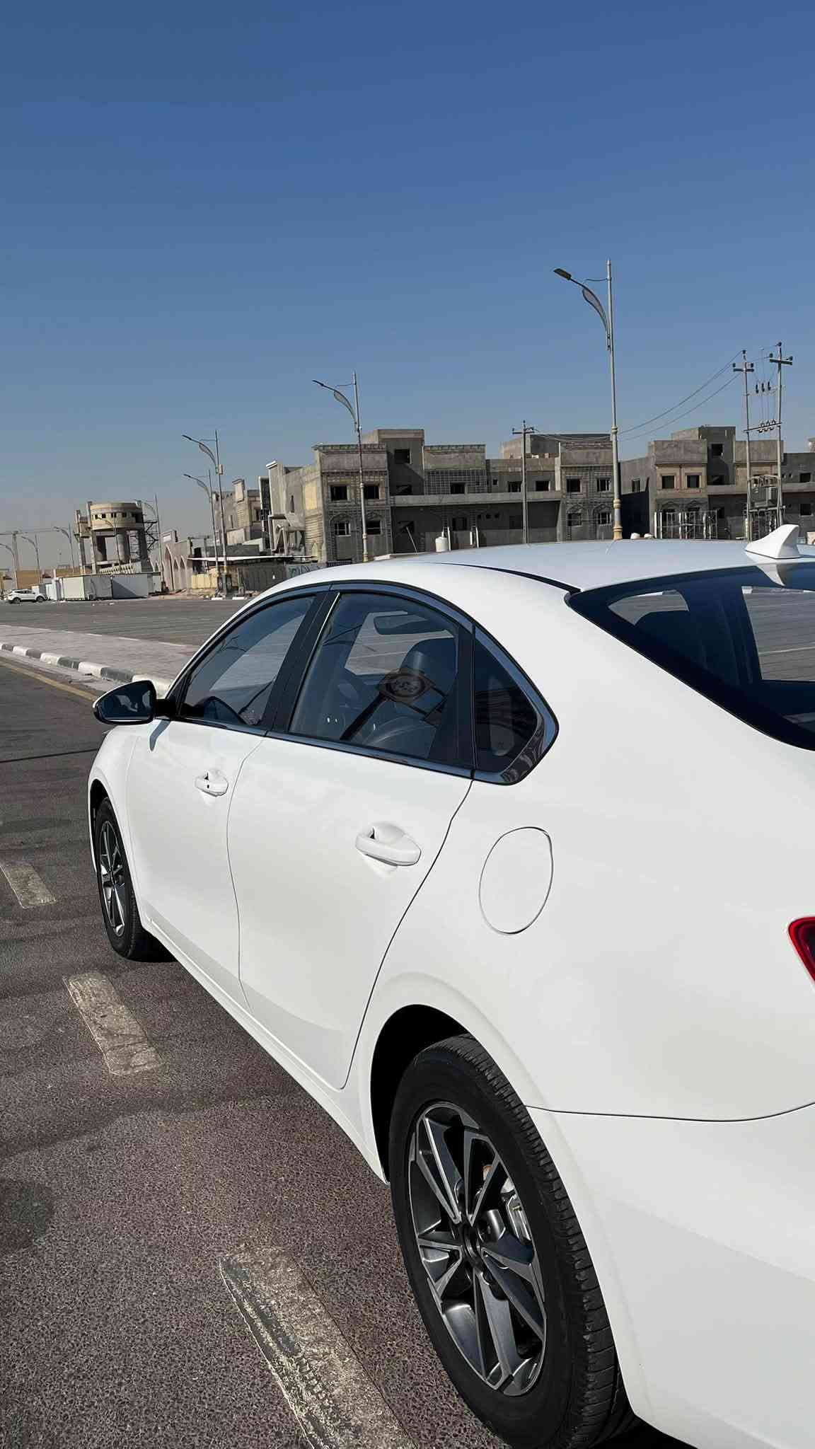 السلام عليكم k3 موديل 24 كفاله عامه ماشيه 52 الف 
محرك كير تبريد كله بشرط رقم أربيل باسمي يعني لا كردي ولا شركه كبل تحويل ثاني يوم هزه وفحص جاهزه 
مكان السياره كربلاء.  السعر 137. وبيها مجال بسيط ***********
