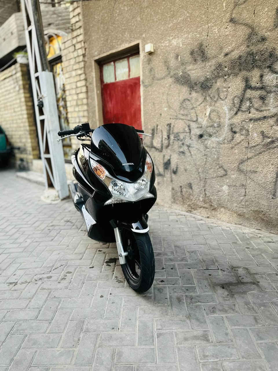 السلام عليكم دراجه bcxجيل الأول ياباني ياباني
دراجه جديده دراجه خير من الله كلها بلاديه كلها شغاله اي نقص مبيها اي عيب مبيها شلعه ومعدل حساس زدحام ستان كهربائي سويجات ثنين بلاديات دراجه نفس البصوره اي ختلاف مبيها عدتها وياها بعدهي 

شراي يتصل ‭***********‬
