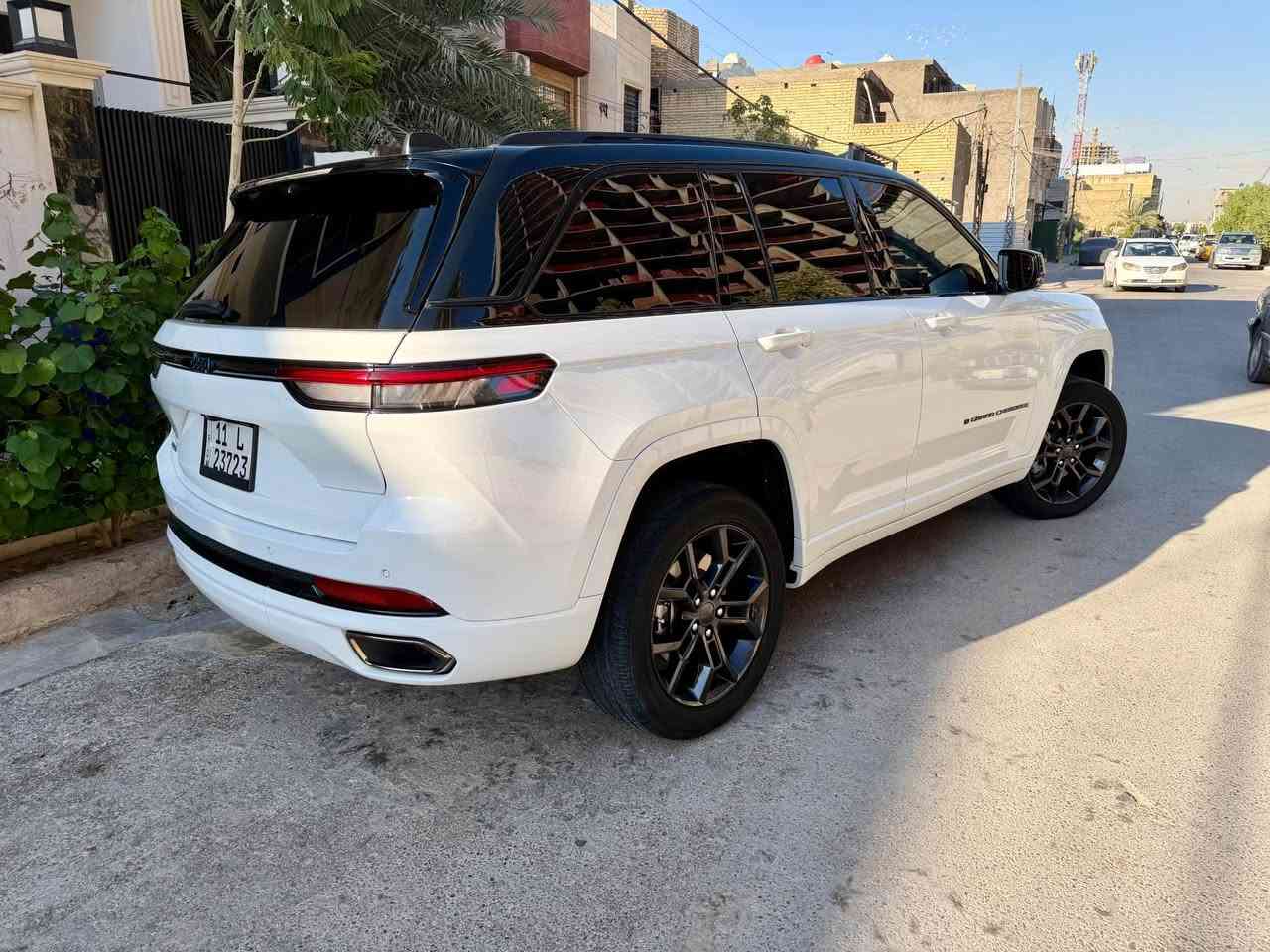 السلام عليكم 
للبيع جيب  4xe اوفر لاند 
وارد امريكي 2024 
حجم المكينه : 2000 تيربو + هايبرد + بالك ان هايبرد
ماشية : 23 الف mi 
السيارة فول  مواصفات 1/1
رقم بغداد مميز بسمي وبيها كتاب تضليل 
الضرار :طخه بسيطه امامي موضح في المنشور ربع بنيد صبغ فقط بدون دواخل
ناشر صور الضرر والسونار 
السيارة جديده ع وضع الشركة وغلفتها PPF قبل شهر ب 15 ورقه وبيه ضمان مفتوح  
السعر 355 $ 
العنوان بغداد الكرخ 
*********** بغداد, العراق
