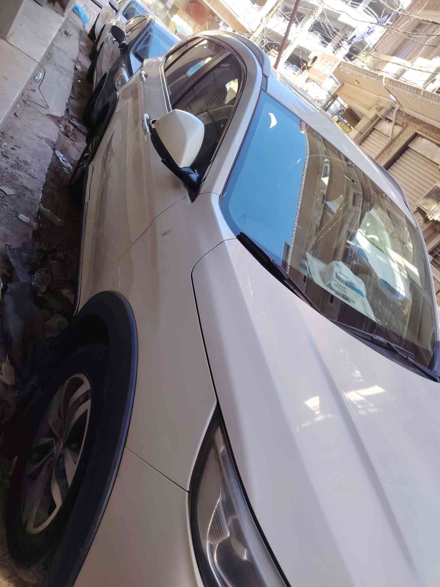 بيع ب 73 ...  مراوس  حسب القناعه 
بابك سينوفا 65x... ما مرقمه 
موديل 21...  بشهر ال2 تصير حره
ماشيه 70 الف.... 
مكاني بابل حله مركز
***********
