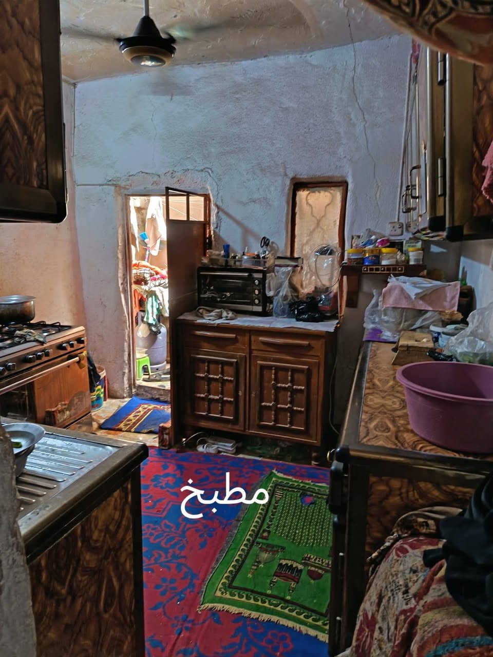 للبيع بيت نجف حي المهندسين المساحه 100م الواجهه 10 والنزال 10مقسوم مشتملين بناء شيلمان بس بيت ثاني ما صوره كاعده بيه عائله سعره 115....***********

نص مكتوب في الصور:
- استقبال
- صاله
- غرفه
- مطبخ