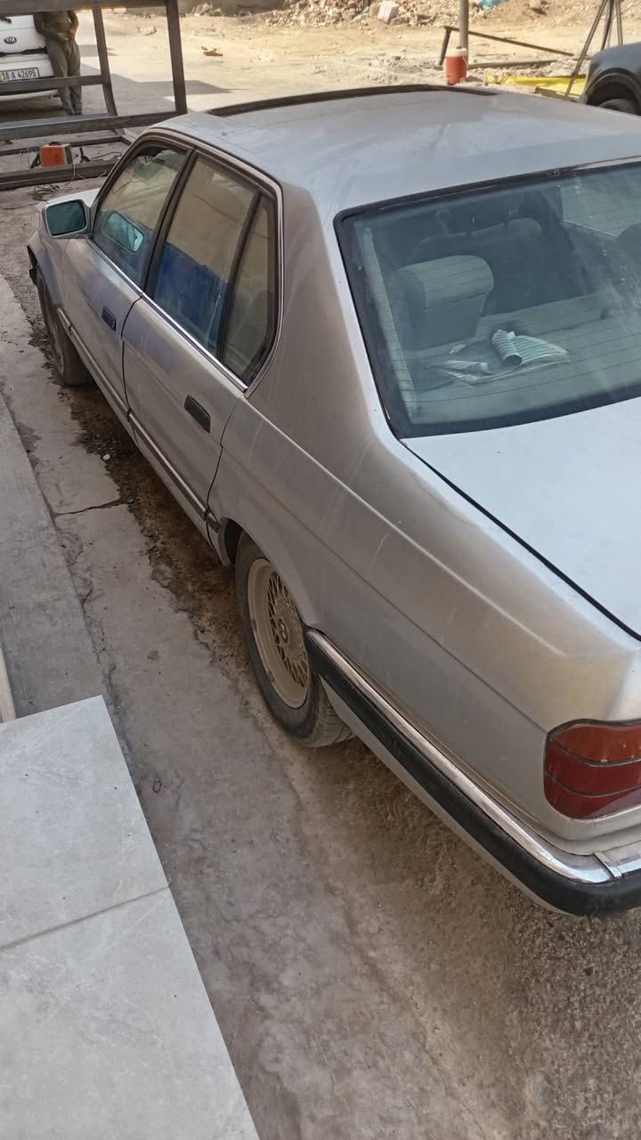 للبيع ٧٣٠ حجم ٨سلندر موديل ١٩٩٤ رقم تلفون ***********
