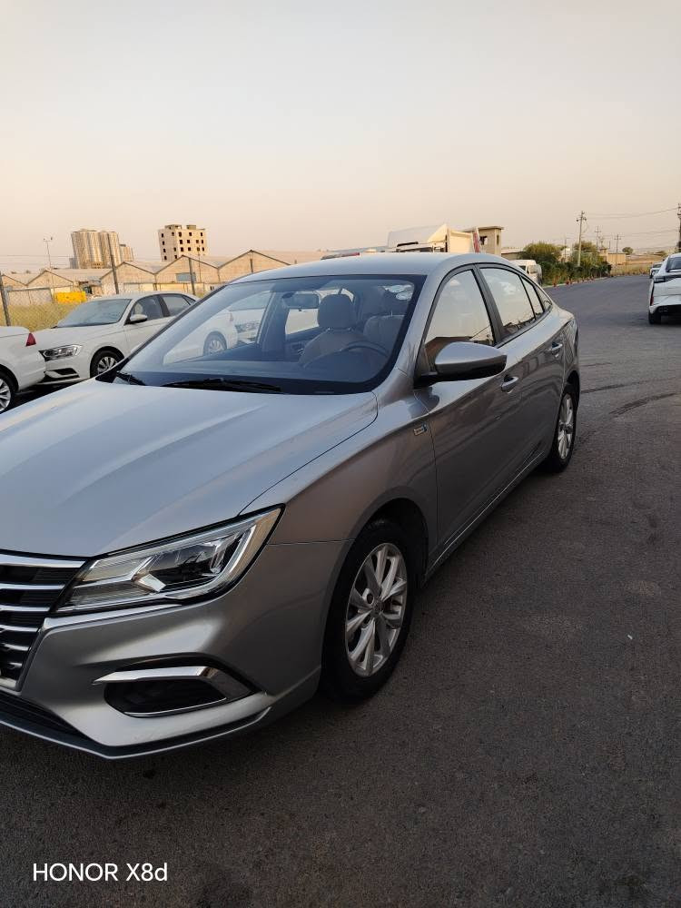 MG5  2023 
ناوزەرد  ویل کەپ 69هەزار ڕۆییە
دەرگاو نیو چاملغی سبوغە..کەمێک تەعدیل
چەند دنکە تەزرەکی نەرمی هەیە ..سەیارەکە زۆر خاوێنە گێر و مەکینە و تەبرید و توندو تۆڵی بەشەرت...
***********
*********** أربيل, العراق
