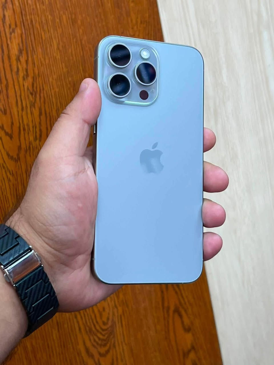 📱✔️iPhone 15 Pro Max Titanium
ايفون 15 برو ماكس  تيتانيوم

ذاكره 256

بطاريه 87‎%

نضافه الجهاز 90‎%‎ 

(دبل سيم /za )

موصل / حي السكر 

توصيل ماعندي

بي فطر بالظهر +شخوط بالشاشه شرط مامفتوح 

السعر 875 الف 

 ماداخل اي صيانه وضع شركه اذا ماحبيت تاخذ الاحسن منه

***********

نص مكتوب في الصور:
- حالة البطارية عادية حالة البطارية تعمل بطارية iPhone هذه على النحو المتوقع. حول البطارية والضمان... الحد الأقصى للقدرة 87% هذا قياس لقدرة البطارية مقارنة بقدرتها عندما كانت جديدة. قد تتسبب القدرة المنخفضة بتقليل ساعات الاستخدام بين عملية الشحن والأخرى. عدد الدورات 701 هذا هو عدد مرات استهلاك iPhone لقدرة البطارية. معرفة المزيد... تاريخ التصنيع كانون الأول 2023 أول استخدام آذار 2024
- 8:24
- حول
- < Hamada
- الاسم
- < 26.7
- iPhone 15 Pro Max
- MU2Q3ZA/A
- إصدار iOS
- اسم الطراز
- رقم الطراز
- الرقم التسلسلي
- 0
- 3,803
- 10,771
- 40
- 256 غ.ب.
- 135.42 غ.ب.
- الأغاني
- الفيديوهات
- الصور
- التطبيقات
- السعة
- متوفرة
- عنوان Wi-Fi
- A4:F6:E8:0E:14:DE
- Bluetooth
- A4:F6:E8:0F:CD:78