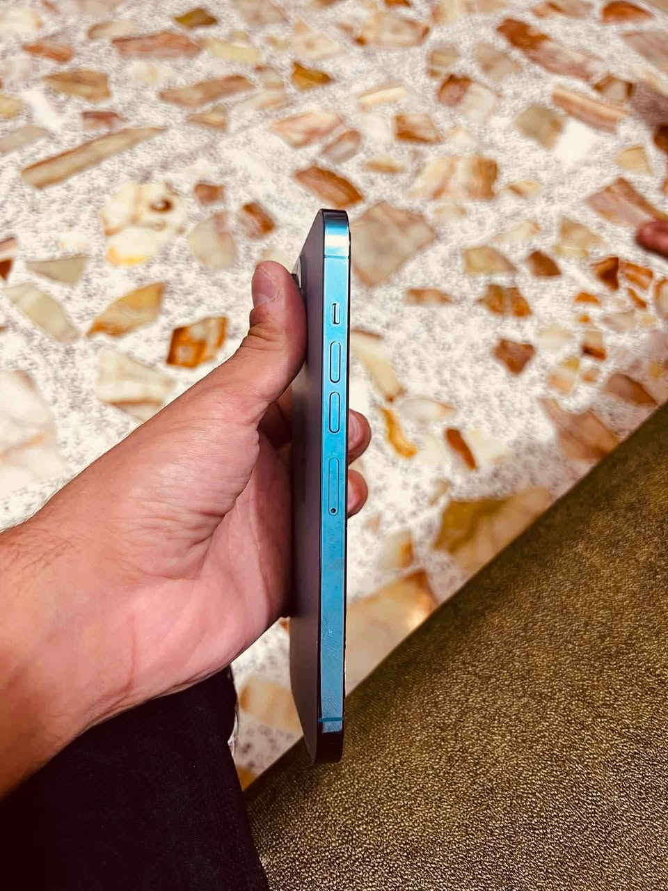 آيفون 13 برو ماكس (iPhone 13 Pro Max)
البطارية :75
الذاكرة:256
امريكي  
‎وتر بروف (Waterproof)

الجهاز مكفول من كلشي وعلى الفحص 
موجود واتساب فقط ***********

السعر 650مكاني واسط الحفرية .
