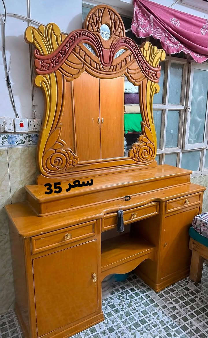 سلام عليكم غرفه اخشاب مستعمله نصيف مثل ماوضح بل صور. وسعر موجود بل صور ع 35.نجف حي ميسان *********** واتساب اتصال.
