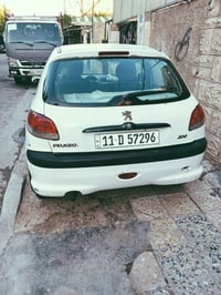 عندي بيجو فرنسي 2009للبيع سياره مكفوله من كير ومحرك وتبريد و السياره ب...