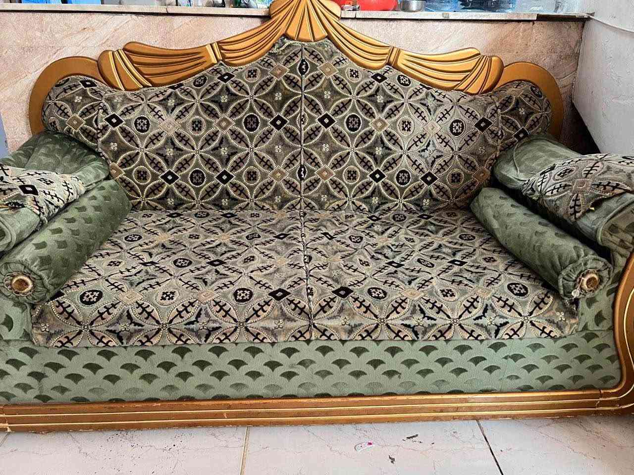 للبيع 5 قطع   10 نفر نضيف جدا بس بي شغلات بسيطه  ضايفهن ويه الصور  شغلتين فقط الضرر مالته  350 الف بي مجال. *********** 
متواجد اتصال و فيس مكاني النجف شارع المطار النجف, العراق
