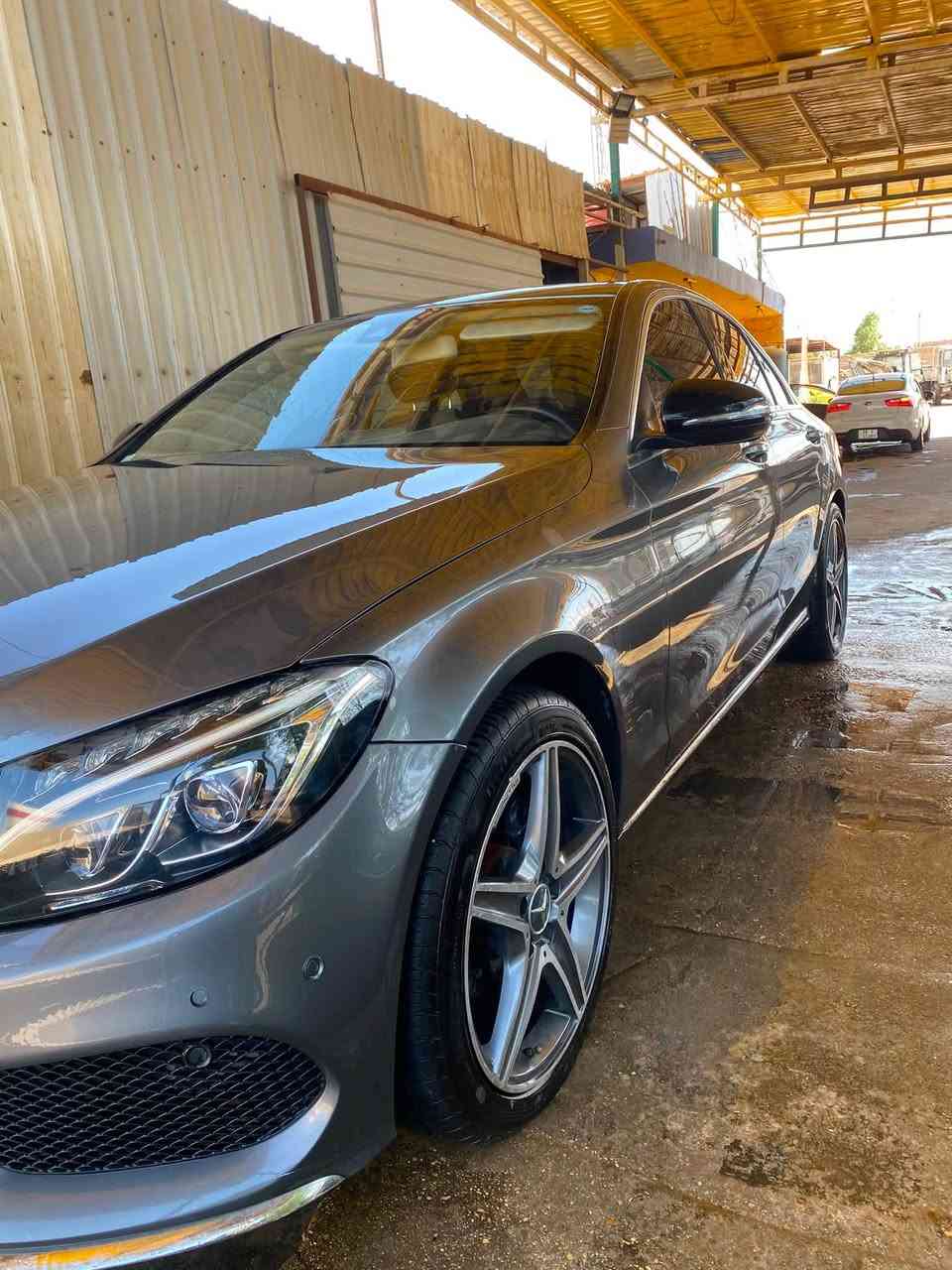 مرسيدس C300 للبيع الموديل ١٧ وراد ألمانيا تو ويل رقم أربيل الدولي بسمي هزه وفحص جدد ماشيه ١٢٠ ألف كيلو مكان السياره محافظة الديوانية السياره بيه ٤ قطع صبغ خارجي وماسر بالسونار مع الصور ٠٠ السعر ١٧٠ للتواصل واتساب ***********

نص مكتوب في الصور:
- 10 من 12
- الجانب الأيمن
- يوجد صبغ في المكان المحدد