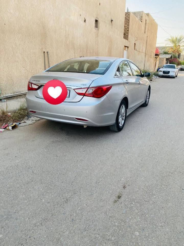 سلام عليكم
سوناتا ادوات للبيع كص جنطه 

متومه اصلي 

فول بطن عدى الفتحه 
بصمه تحكم سترين مري شفط اشاري 

سياره كلش حلوه وجاهزه مال جناي 

غرفه جلد سوده 

وارد كروي لي هوه نفسه الخليجي 

خط واحد بانزين بانزين اصل 

تدفى تبريد فول 

محرك دوش 

المكان بابل 

السعر 45 وبيها مجال 

رقم ***********
