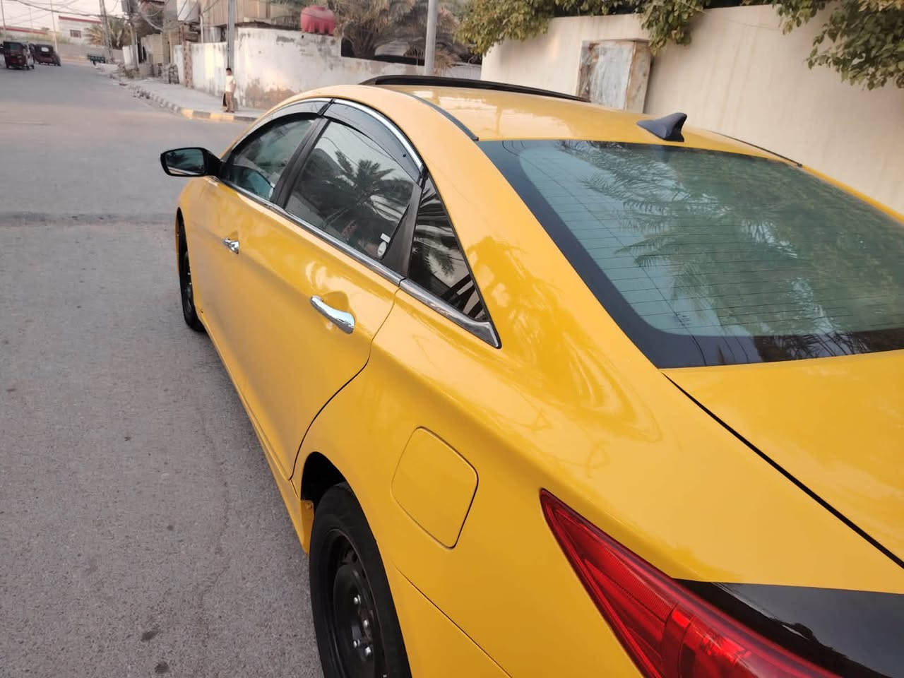 سوناتا موديل 2011 مضلع وارد امريكي حادثها جاملغ لامامي بدون دواخل دواخل كله ليبل واحد 

السياره فول مواصفات دواخل عسلي بصمه بصمه ابواب اشاير مري فتحه تبريد +تدفئه كفاله
مثبت سرعه تحكم ستيرن كشنات تدفئه تبريد 
صبغه جديده رقم واسط انكليزي بأسمي سنويه لـ27 خط وبحث مصفر 
كير مكينه حداديه تخم تاير كفاله 
مكينه 2400 +منضومه زنون كهربائيات كلها جاهزه 

العنوان واسط 

السعر 79 وبيها مجال حك الجيه 
‭***********
