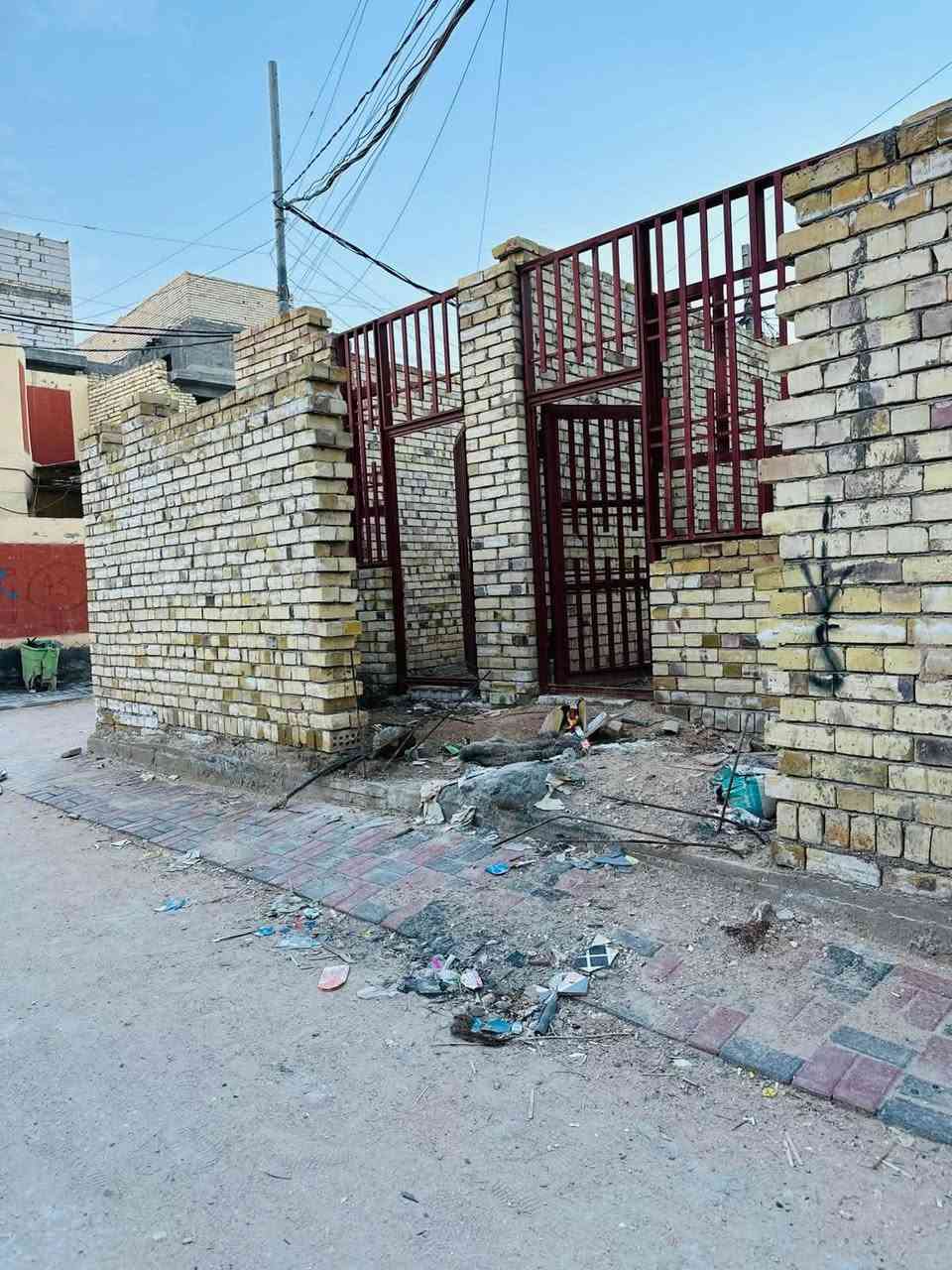 هيكل للبيع مساحه ١٢٠م ركن غرفتين صاله استقبال مطبخ صحيات داخليه خارجيه طويريج الجمعيه شارع ام البنين خدمات كامله بناء درجه اولى السعر ٣٩وبي مجال بلاش للاستفسار
***********
