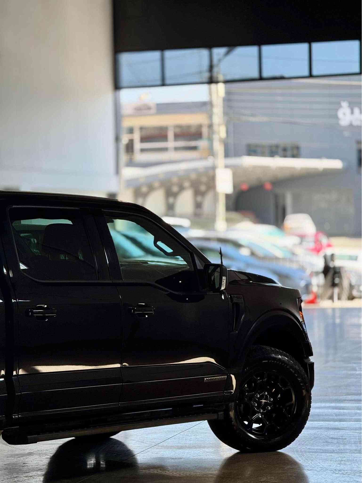 FORD F150 HYBRID XLT 2024
فۆرت F150 مۆدێل 2024 مواسەفات
Xlt 
ڕەنگی ڕەش
مەکینە 6 بستۆن تۆربۆ 3.5
مواصفات فولل بێ پانۆراما
:-گێچ ئەلیکترۆن
:-٤ کامێرە 
:-ئاوێنە فۆتۆ
:- كاميرا 360
:- شحن وايەرليس 
:- 4✖️4 ( دبل اكسل ) 
:- کۆد ده رگا
:- شاشة گەوره 
:- لايت زينون 
:- رادار پێش و دوا 
:- رادار ئاوێنه 
:- حساس پێش ودوا 
:-کوشن کارەبا 
:- کوشن گه رم  
کوشن سارد
کوشن جڵت
:-برێك كاره با 
:- بروجكتر LED 
زۆر مواسەفاتی دیکە
تەنها یەک چەمەلخ بۆیاخە بۆنیت بیلادە بێ ناو گرتن ئێرباگ سوکانو شان تەقیوە
گێر و مەکیەنەی بەشەرت 
هیچ کێشەیەکی تێدا نییە 
375$
ڕەقەم تەلەفون
*********** السليمانية, العراق
