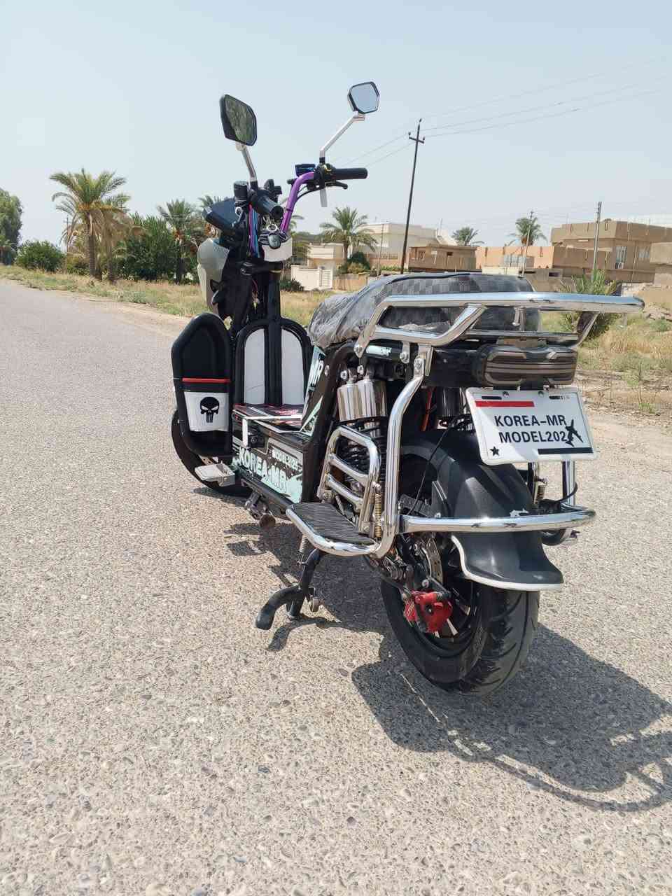 دراجه كهربائية للبيع السعر 600او بي مجال بصيط الدراجه نضيفه كلشي بيها شغال 
***********
