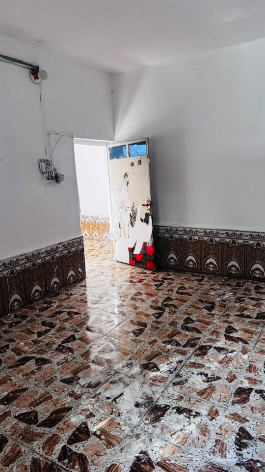 السلام عليكم
الدار للبيع
المساحه 270 متر
متوفر كل الخدمات ماء كرهباء مجاري شارع تبليط
المكان النهروان 
مقابيل الاساله مال المي
استفسار 
***********
