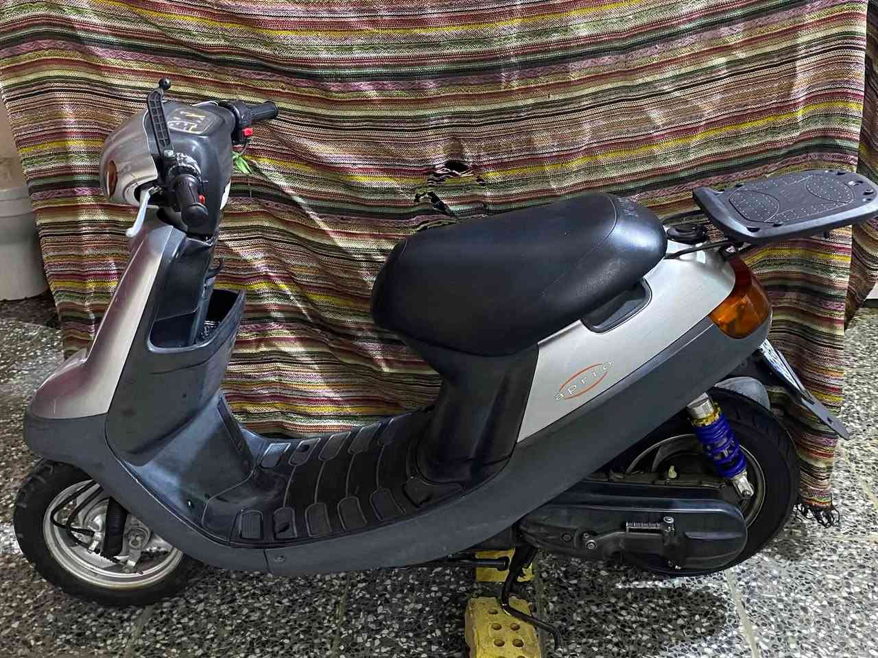 بطة 2003 للبيع 
دراجة نظيفة ومال جناي
بلادية مامفتوحة 
قفل اكسن شغال 
كهربائيات شغالة بريكات كلشي شغال 
بيها صوت رنگ خفيف 
بيع فقط 
كربلاء / حي الحر 
*********** واتساب واتصال 
السعر 550 الف وبيها مجال
