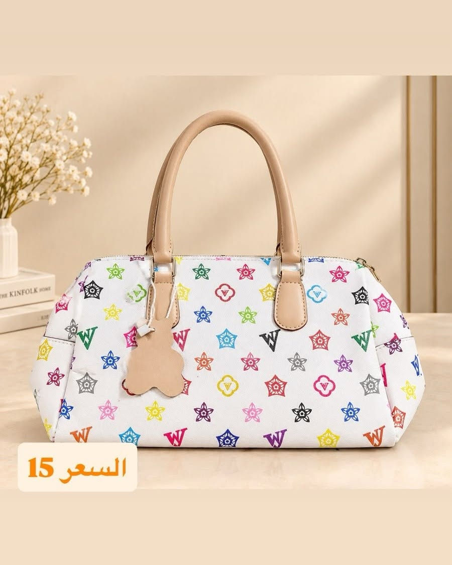 👜✨ عروض الجنط وصلت وبأسعار تخبل! ✨👜
كل الجنط ماستر كوالتي 👌 ✔️ جلد طبيعي
✔️ ماركات فاشن غنية عن التعريف
✔️ موديلات أنيقة وعملية لكل الأذواق
✔️ جودة عالية وأسعار مميزة جداً
🔥 أسعارنا مو موجودة بالسوك مقارنةً بنوع الجنطة وجودتها! 🔥
🎒 وبمناسبة بداية دوام الجامعات والمدارس
سوّينا تخفيضات خاصة حتى تختارين جنطتك الحلوة بسعر يناسبج 💕✨
لا تفوتين العرض 😍
حجز عل الوات ساب او رساله عل الخاص 
***********
الجودة + الماركة + السعر الحلو = عند لمعة بيوتي ✨

نص مكتوب في الصور:
- السعر 25
- السعر 35
- السعر 15
- ماركة فاشن السعر 18