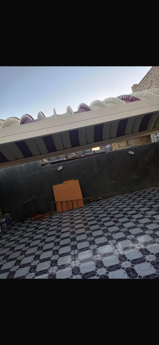 🏡 دار البيع زراعي 

📐 المساحة: 325م² 

🏠 بناء حديث سنه 2023

✨ تفاصيل العقار:
• 
• غرفتين وصاله و مطبخ حار و بارد واستقبال و صحيات داخليه وخارجيه

📍 الموقع: مقابيل محطه السرور – قرب بيت حجي  
   حمود 

📞 للاستفسار ومعاينة العقار:
***********

🏢 زورونا في مكتب ( العاصمة للعقار)
📍 العنوان: بداية شارع مستشفى الشطرة العام

نص مكتوب في الصور:
- Infinix ZERO X PRO