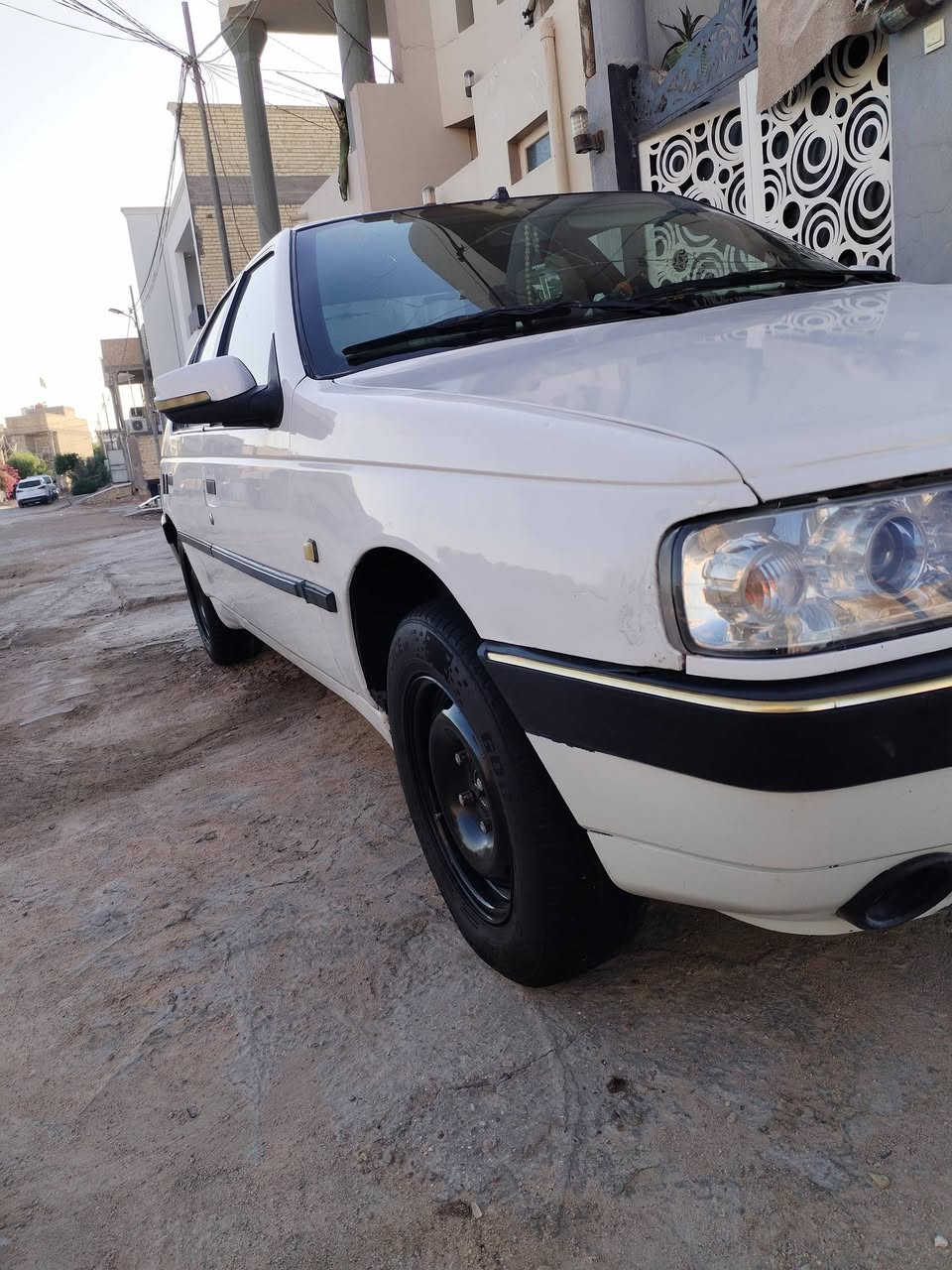 بيجو 405 مديل 12 بيها بنديد مبندل وجاملغ ايمن كير ومحرك عل فحص تخم تاير جديد مكان نجف سنويه 2027 سياره بسمي بيع مستعجل سعر 38 وبيها مجال بصيط للستفسار اتصل ***********
